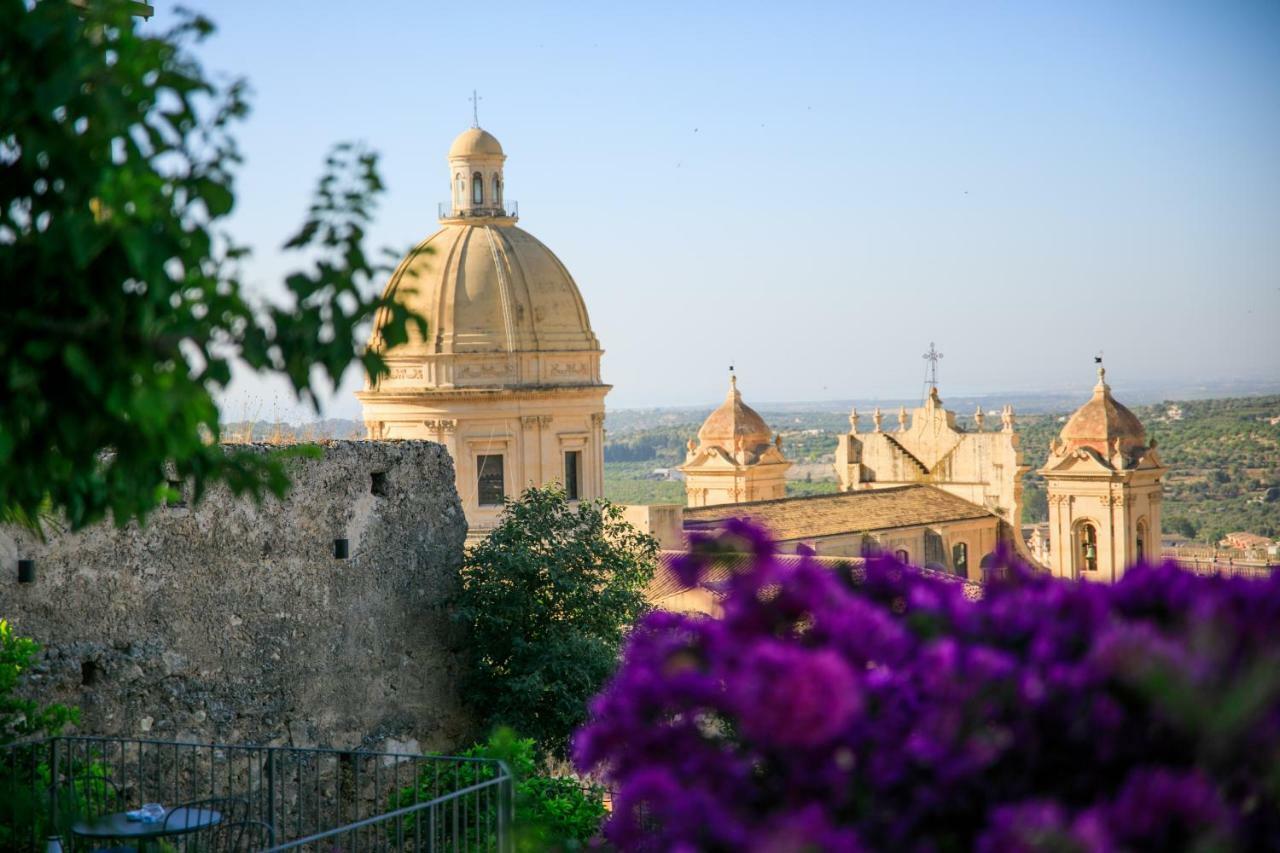 Trigona Garden Suite Noto Exteriör bild