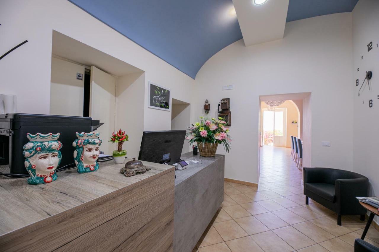 Trigona Garden Suite Noto Exteriör bild