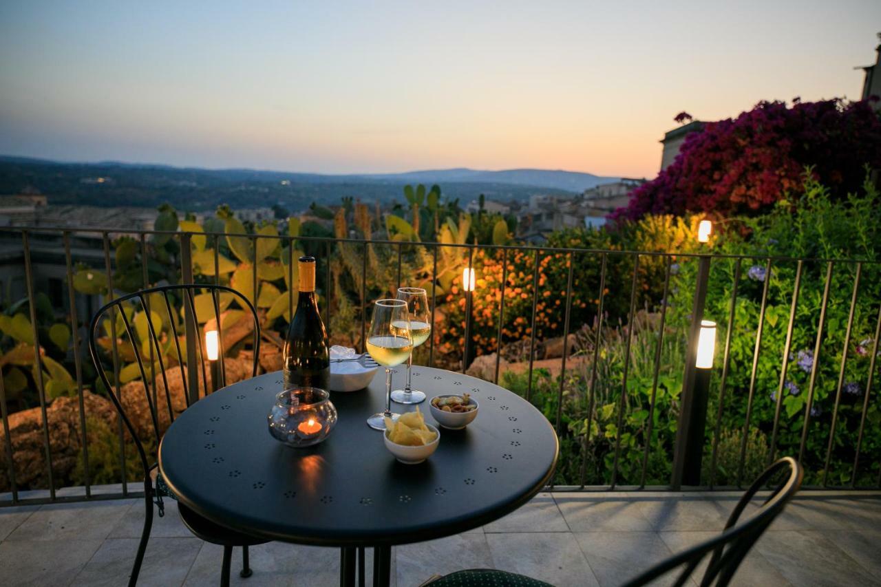 Trigona Garden Suite Noto Exteriör bild